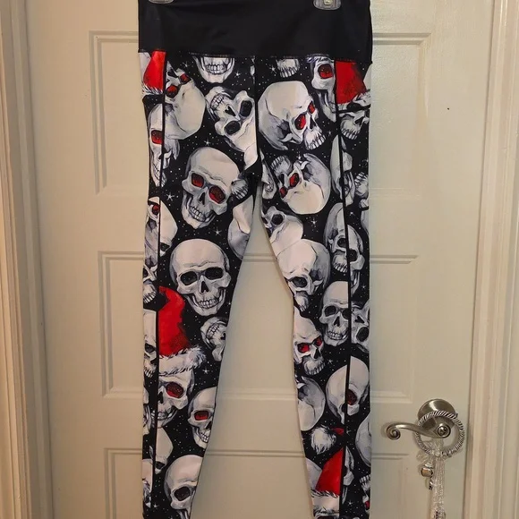 CVG ~ Santa Skulls Medium Full Length Reposh 💖 - Picture 2 of 2